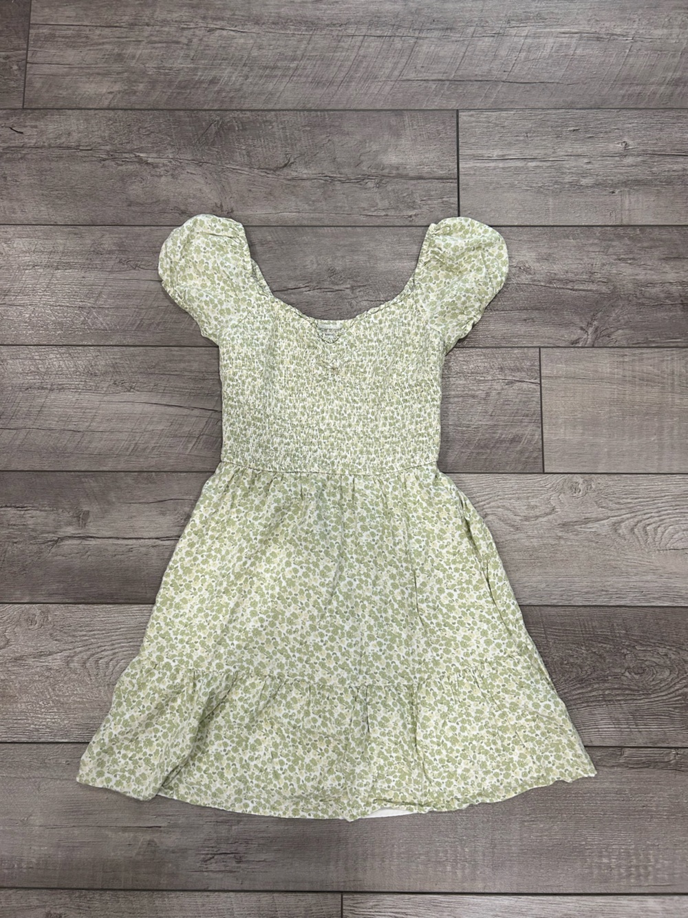 Hollister Light Green Floral Smocked Puff-Sleeve Dress